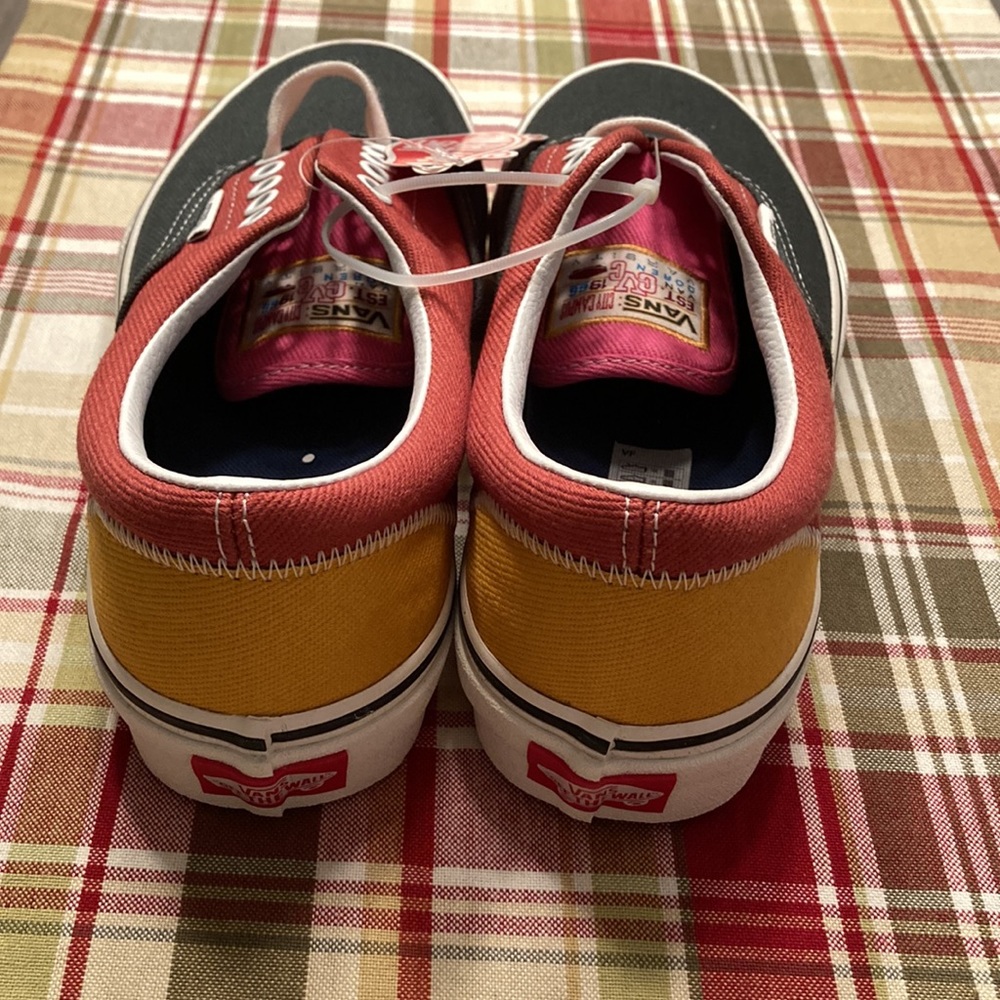 NWT Vans. Womens size 8, mens 6.5 - Picture 3 of 8